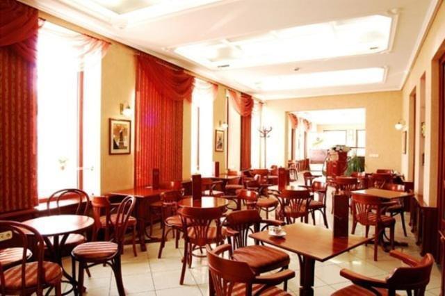 Malomudvar Étterem Cukrászda Panzió és Rendezvényház Gyongyos Exterior foto